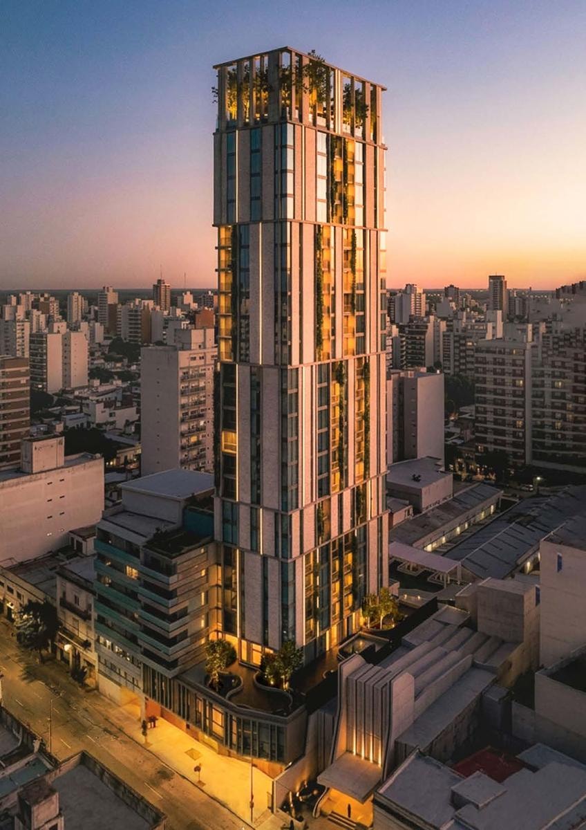 Edificio en Moreno y San Juan — foto 1 de 16