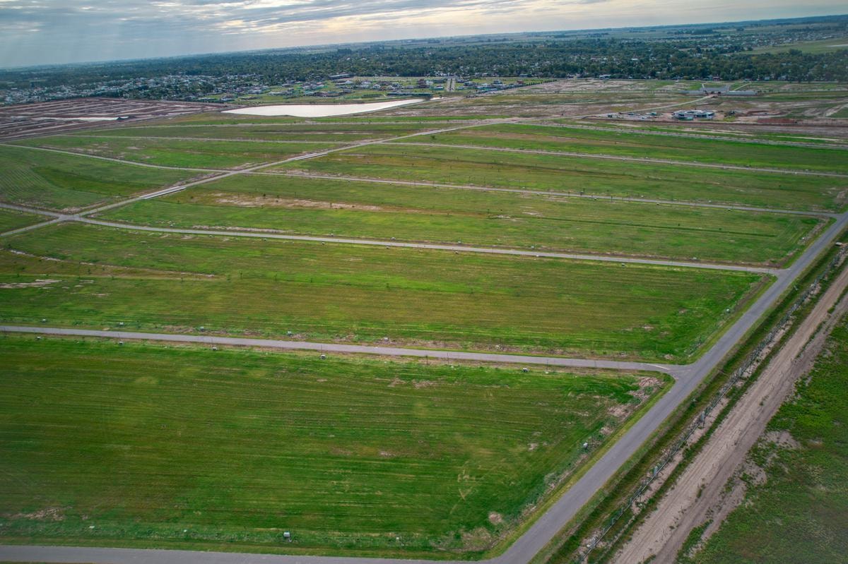 Lote en Vida Club de Campo, Oportunidad, mas de 1000m2, Funes — foto 1 de 16
