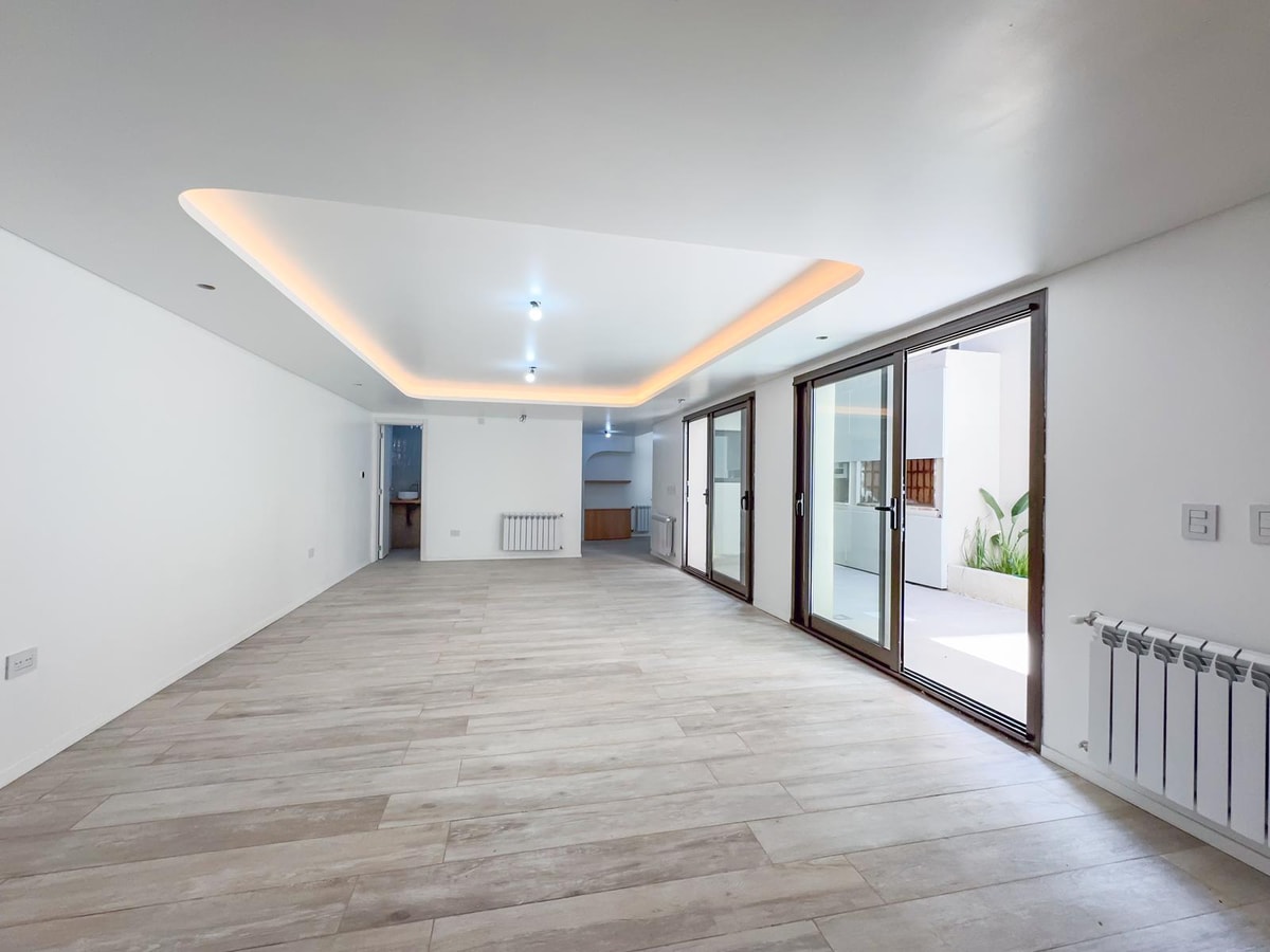 Casa única pasillo, 3 dormitorios, estrenar, patio, radiadores, dormitorio suite, Centro — foto 1 de 22