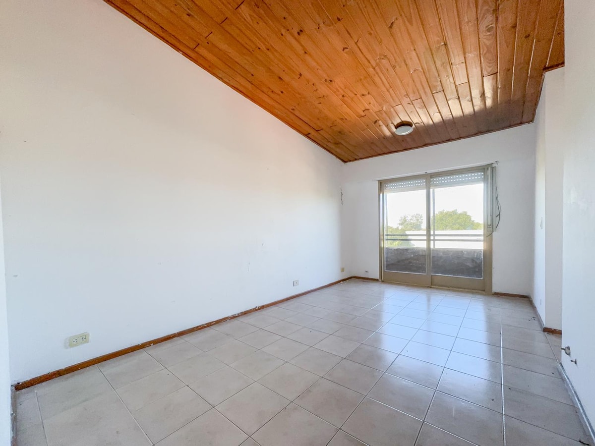 Departamento 1 dormitorio en venta, balcon frente, Rep Sexta — foto 1 de 13