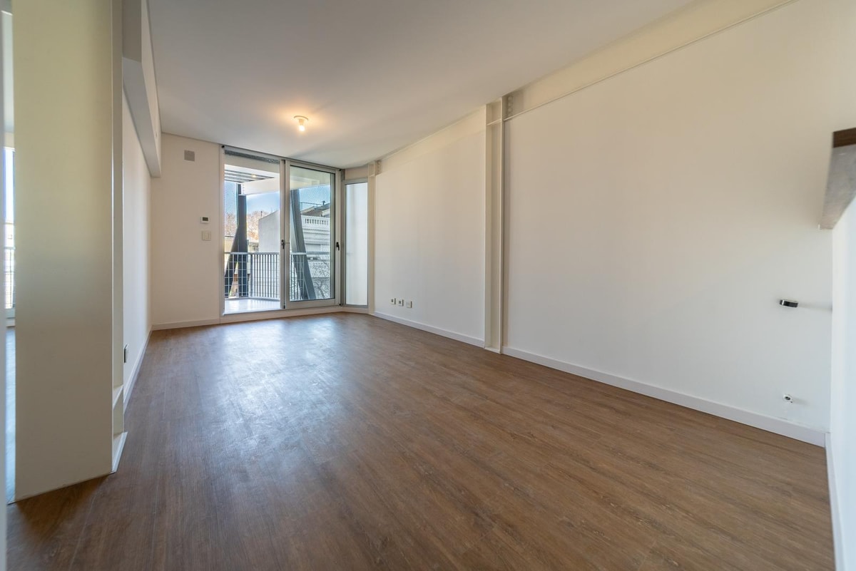 Departamento 1 dormitorio, radiadores, amenities, estrenar, zona Lourdes — foto 1 de 15